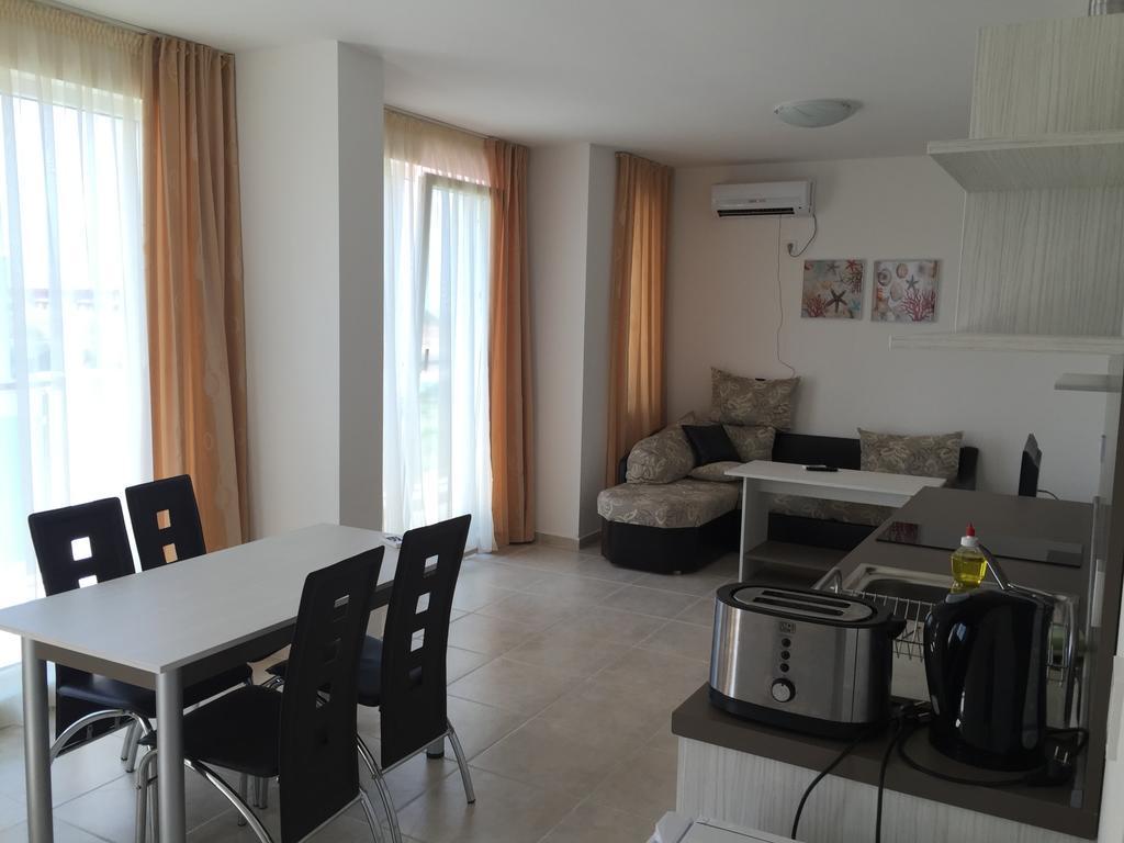 Sea Life Apartments Sinemorets Екстер'єр фото